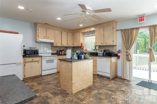 2800 Coxe Road, Tryon, NC 28782