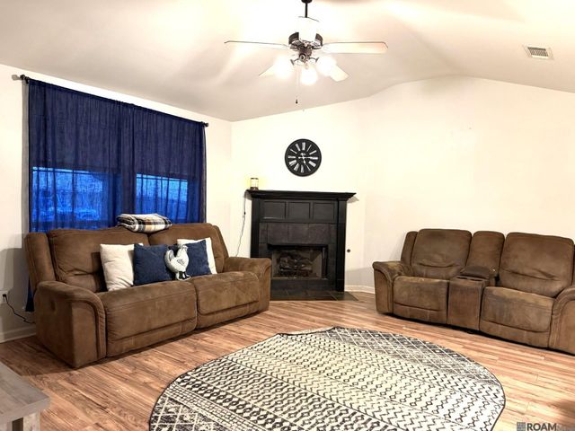 9874 Asheville Dr, Denham Springs, LA 70706