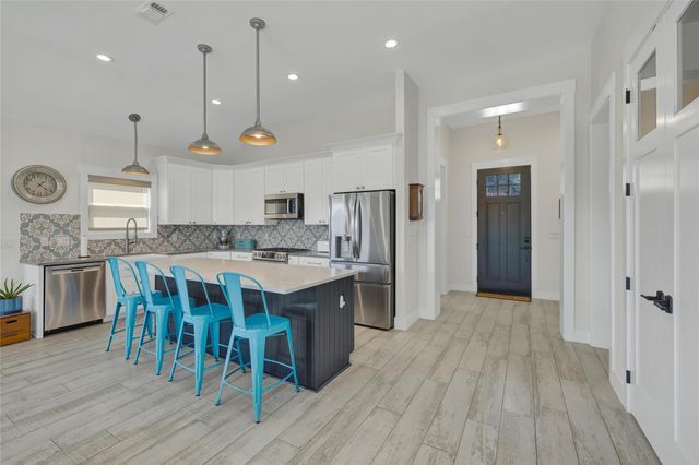 1799 Lakeside DR W, Canyon Lake, TX 78133