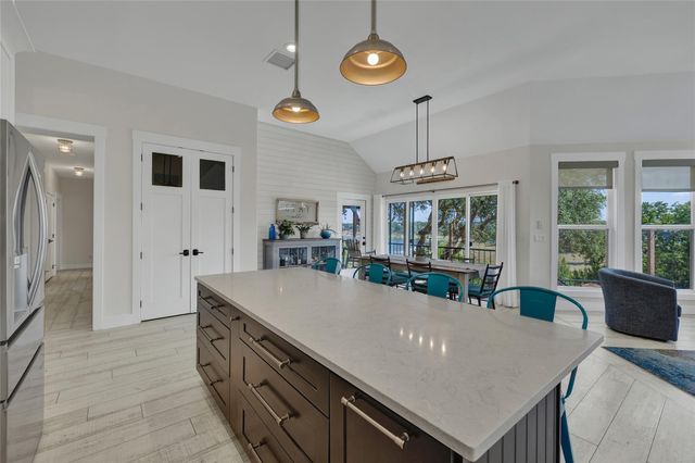 1799 Lakeside DR W, Canyon Lake, TX 78133