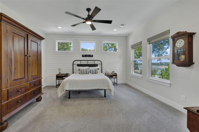 1799 Lakeside DR W, Canyon Lake, TX 78133