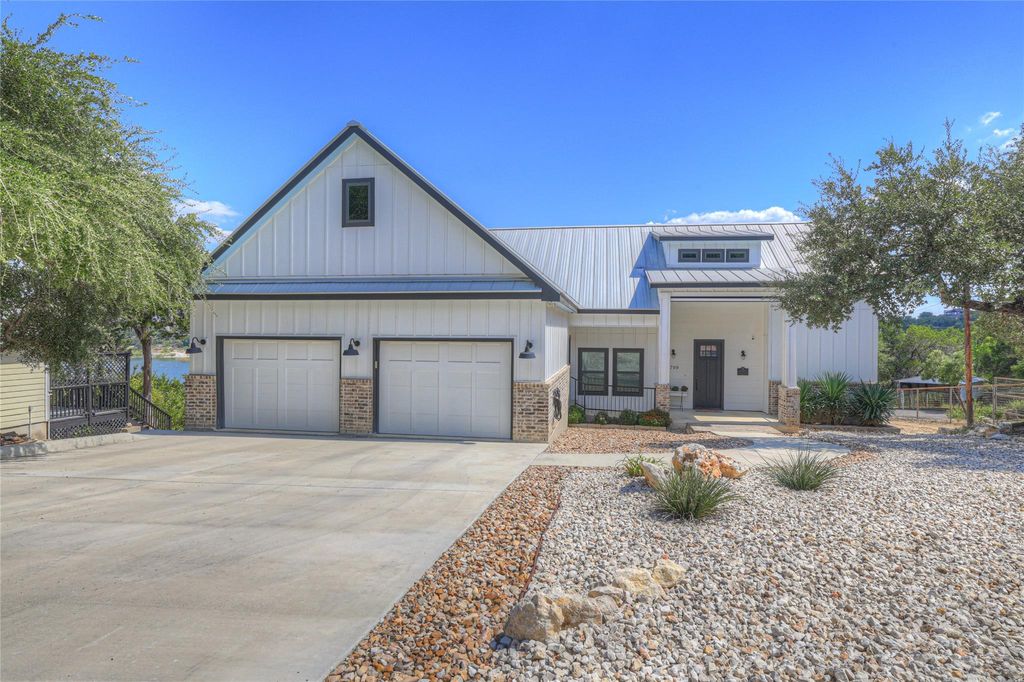 1799 Lakeside DR W, Canyon Lake, TX 78133