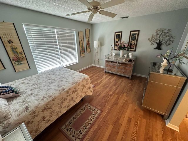 3395 Jog Park Drive, Greenacres, FL 33467