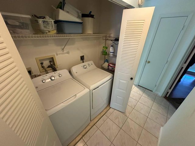 3395 Jog Park Drive, Greenacres, FL 33467