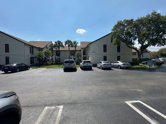 3395 Jog Park Drive, Greenacres, FL 33467