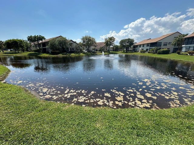 3395 Jog Park Drive, Greenacres, FL 33467