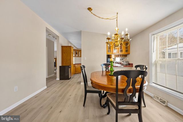 84 KNOLLWOOD DRIVE, Mays Landing, NJ 08330