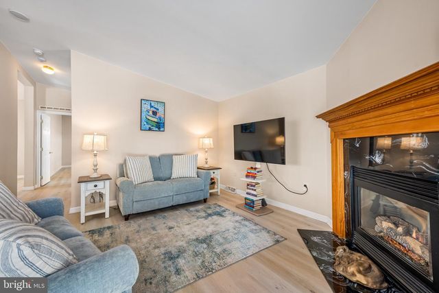 84 KNOLLWOOD DRIVE, Mays Landing, NJ 08330