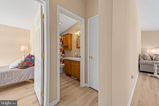 84 KNOLLWOOD DRIVE, Mays Landing, NJ 08330