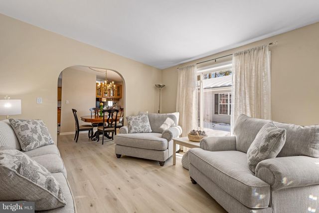 84 KNOLLWOOD DRIVE, Mays Landing, NJ 08330