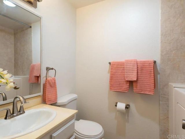 7263 Camino Degrazia 31, San Diego, CA 92111