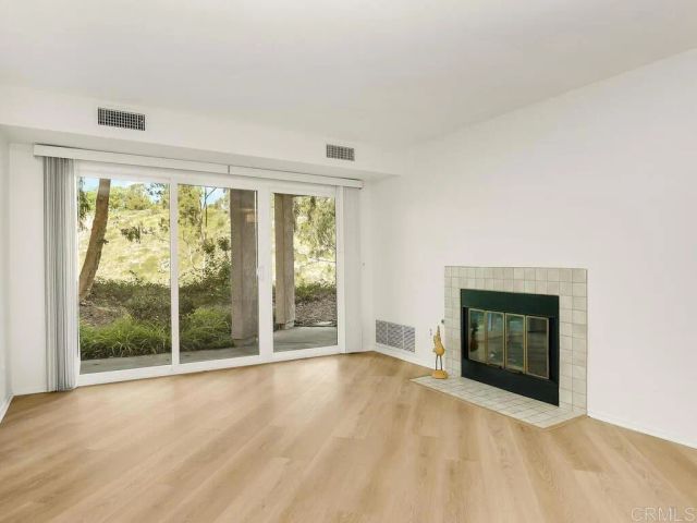 7263 Camino Degrazia 31, San Diego, CA 92111