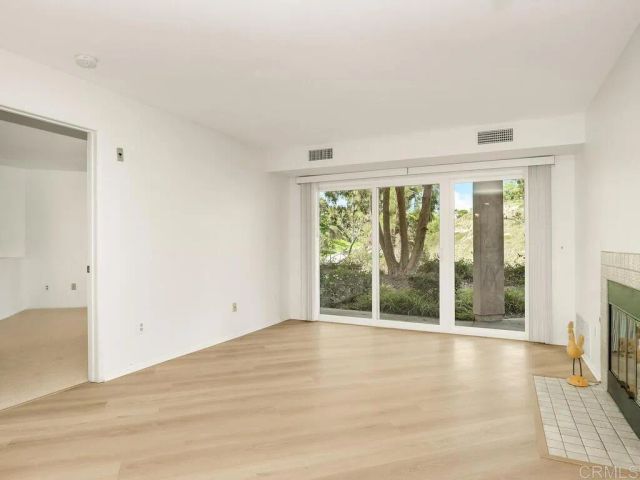 7263 Camino Degrazia 31, San Diego, CA 92111