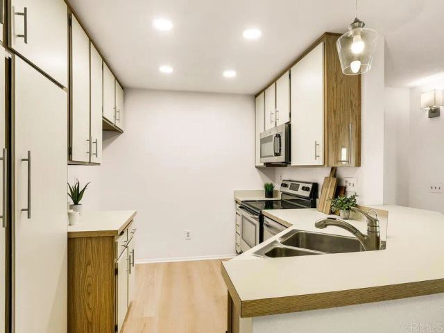 7263 Camino Degrazia 31, San Diego, CA 92111