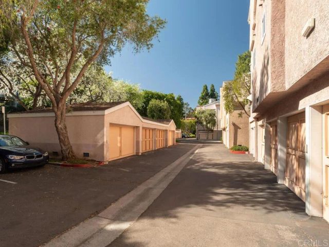 7263 Camino Degrazia 31, San Diego, CA 92111