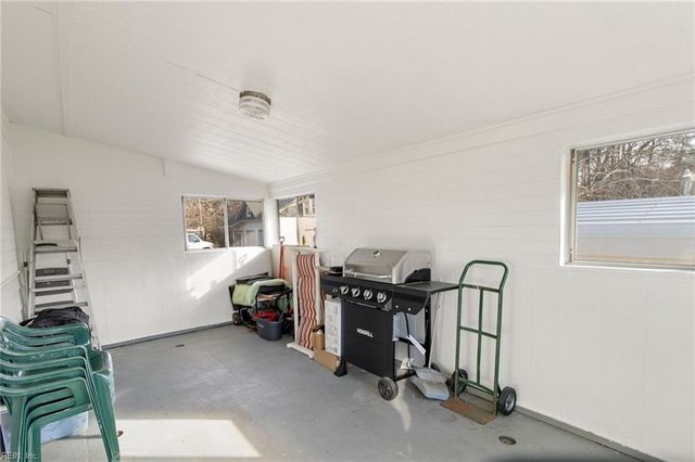 20 Pine Hall RD, Mathews, VA 23109