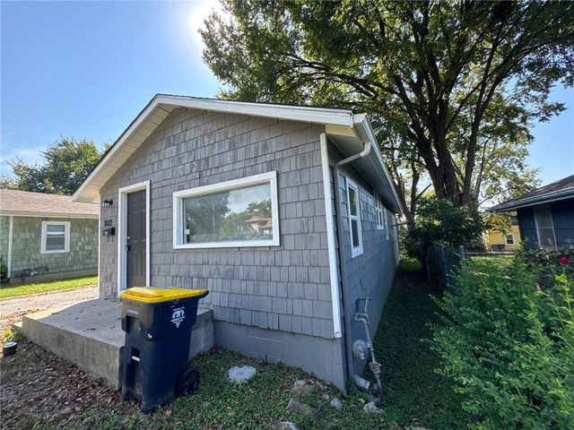 1003 E 83RD Terrace, Kansas City, MO 64131