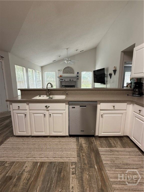 Image 10 of property listing at 144 Arlington Court, Richmond Hill, GA 31324