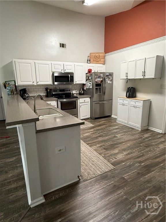 Image 11 of property listing at 144 Arlington Court, Richmond Hill, GA 31324