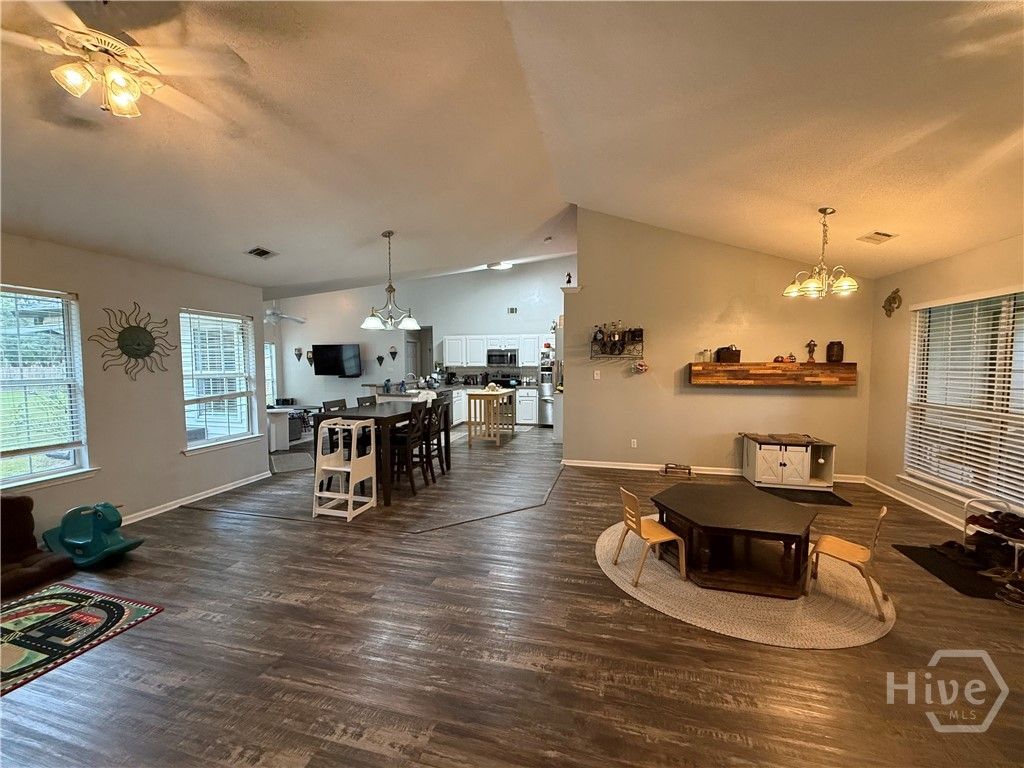 Image 3 of property listing at 144 Arlington Court, Richmond Hill, GA 31324