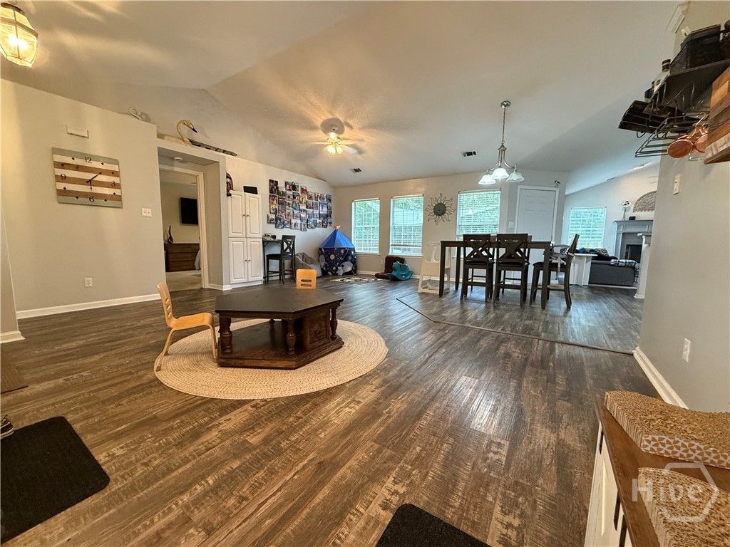 Image 4 of property listing at 144 Arlington Court, Richmond Hill, GA 31324