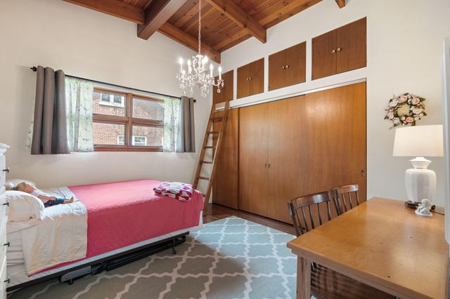 6225 Moraine Avenue, Hammond, IN 46324