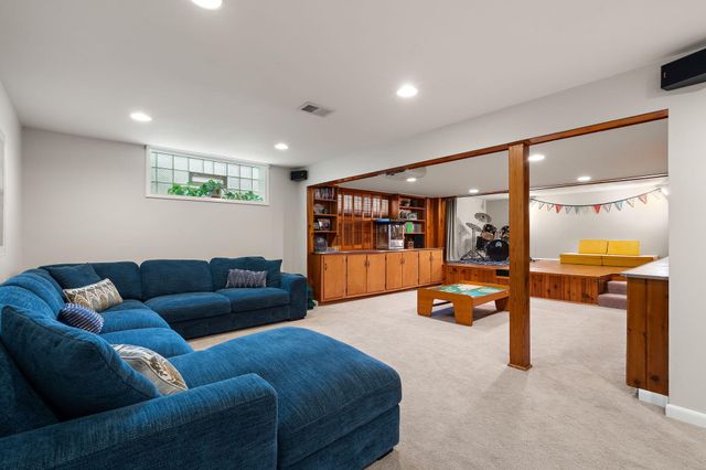 6225 Moraine Avenue, Hammond, IN 46324