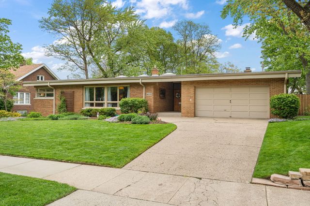 6225 Moraine Avenue, Hammond, IN 46324