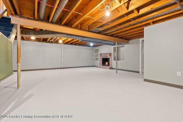 2418 Rossiter Place, Lansing, MI 48911