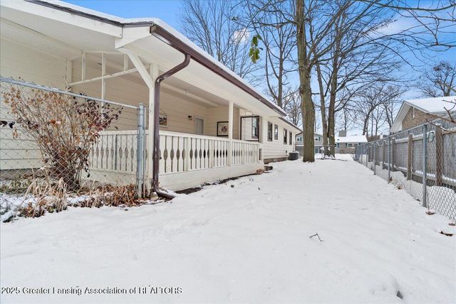 2418 Rossiter Place, Lansing, MI 48911