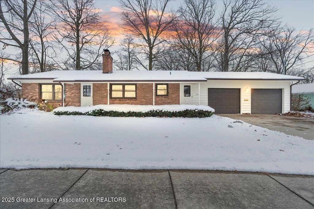 2418 Rossiter Place, Lansing, MI 48911