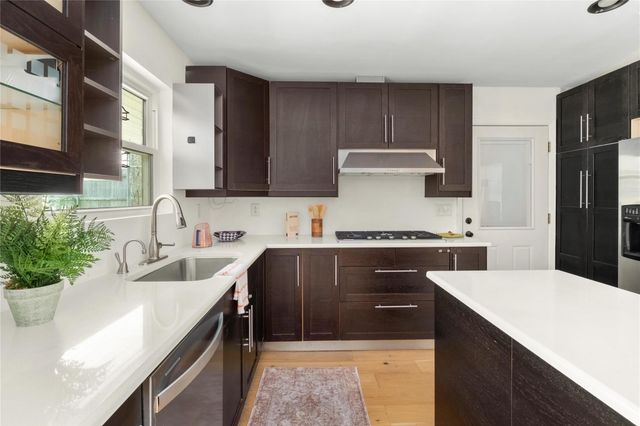 811 Newport Ave, Austin, TX 78753
