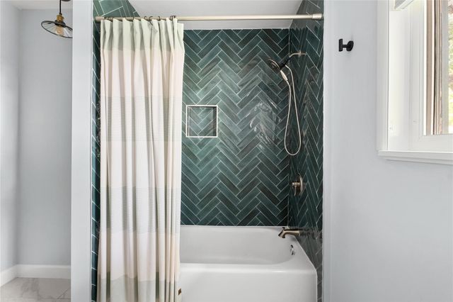 811 Newport Ave, Austin, TX 78753