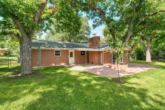 811 Newport Ave, Austin, TX 78753