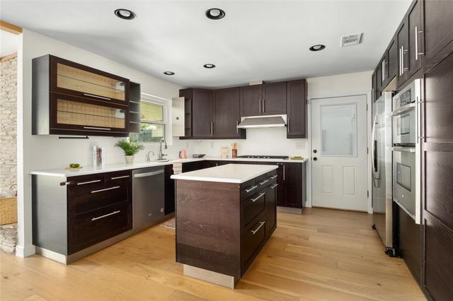 811 Newport Ave, Austin, TX 78753
