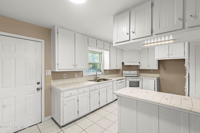 114 Cardinal Road, Jacksonville, NC 28546