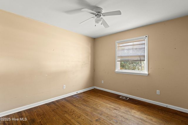 114 Cardinal Road, Jacksonville, NC 28546