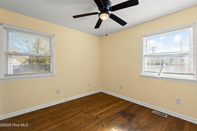 114 Cardinal Road, Jacksonville, NC 28546