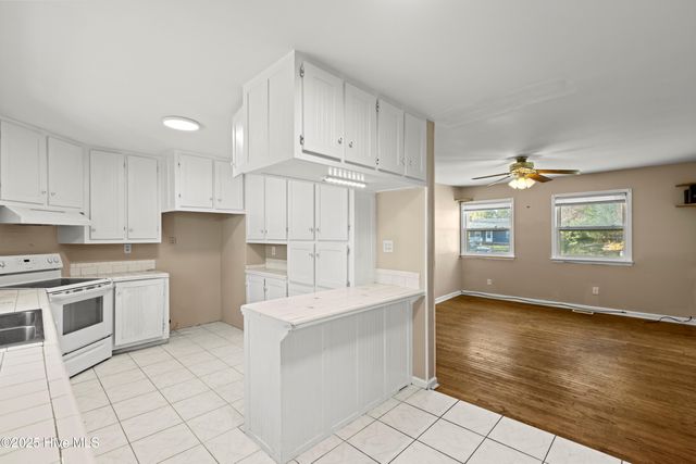 114 Cardinal Road, Jacksonville, NC 28546