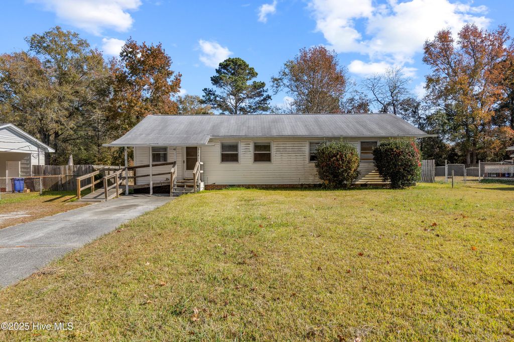 114 Cardinal Road, Jacksonville, NC 28546