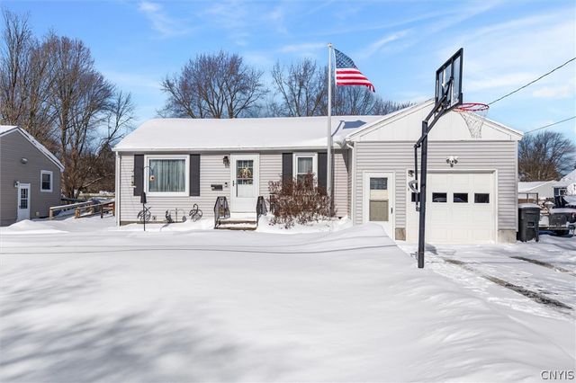 100 Clarence Drive, Cicero, NY 13212