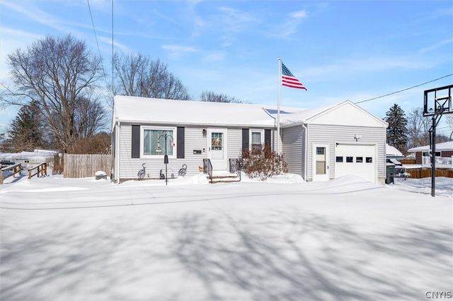 100 Clarence Drive, Cicero, NY 13212