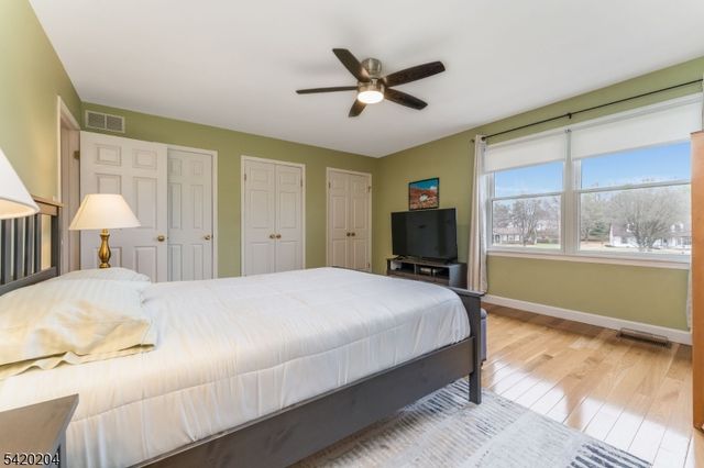 37 Chelsea Cir, Raritan Twp., NJ 08822