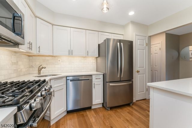 37 Chelsea Cir, Raritan Twp., NJ 08822