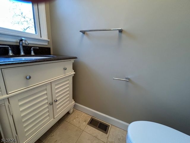 37 Chelsea Cir, Raritan Twp., NJ 08822