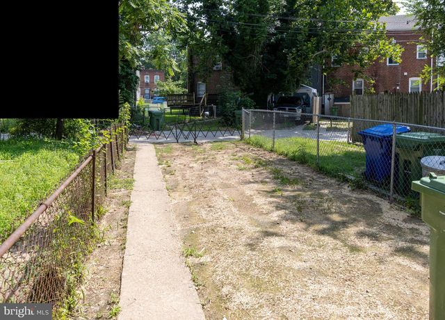 2837 ROUND RD, Baltimore, MD 21225