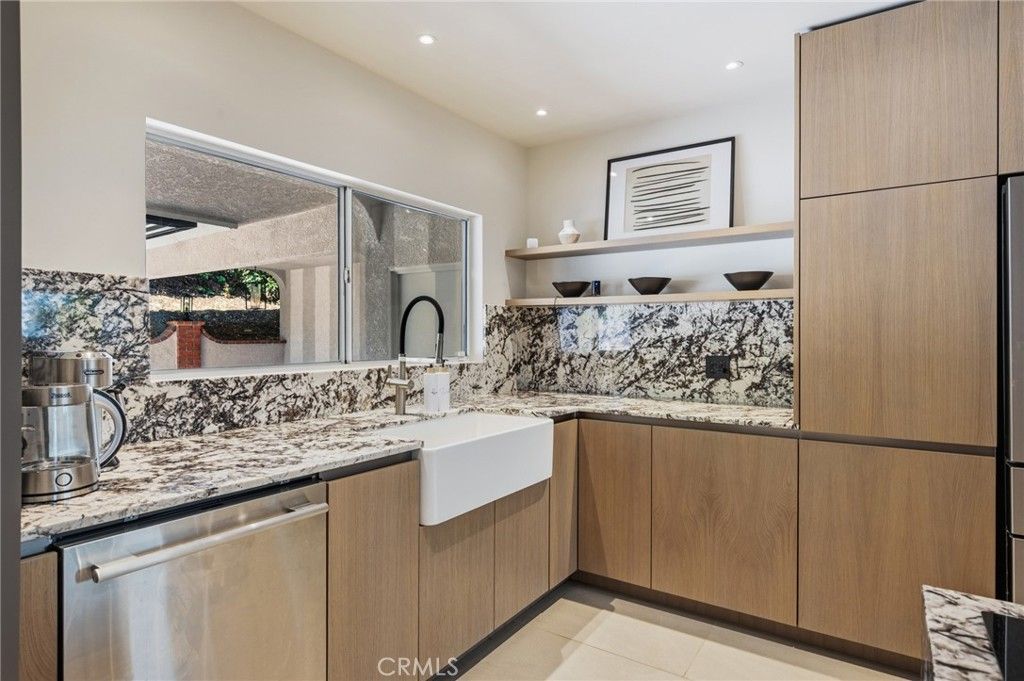 Image 12 of property listing at 2053 Suana, Rancho Palos Verdes, CA 90275
