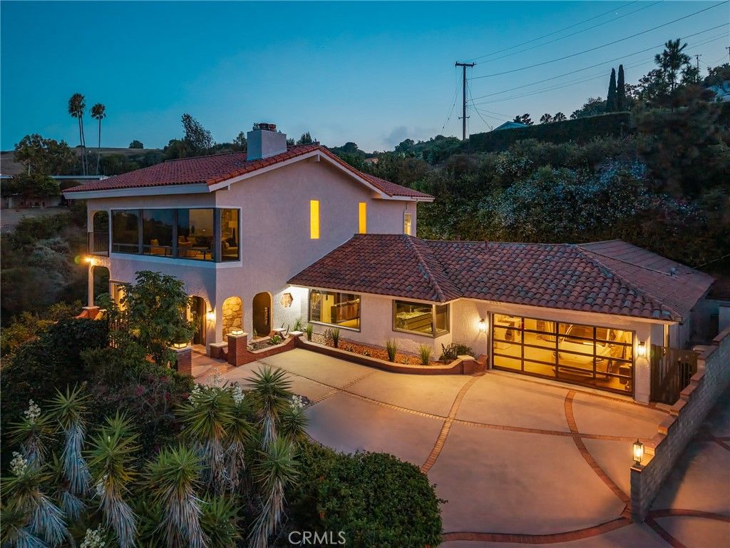 Image 2 of property listing at 2053 Suana, Rancho Palos Verdes, CA 90275