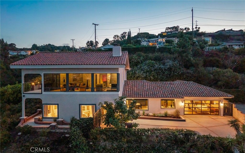 Image 3 of property listing at 2053 Suana, Rancho Palos Verdes, CA 90275