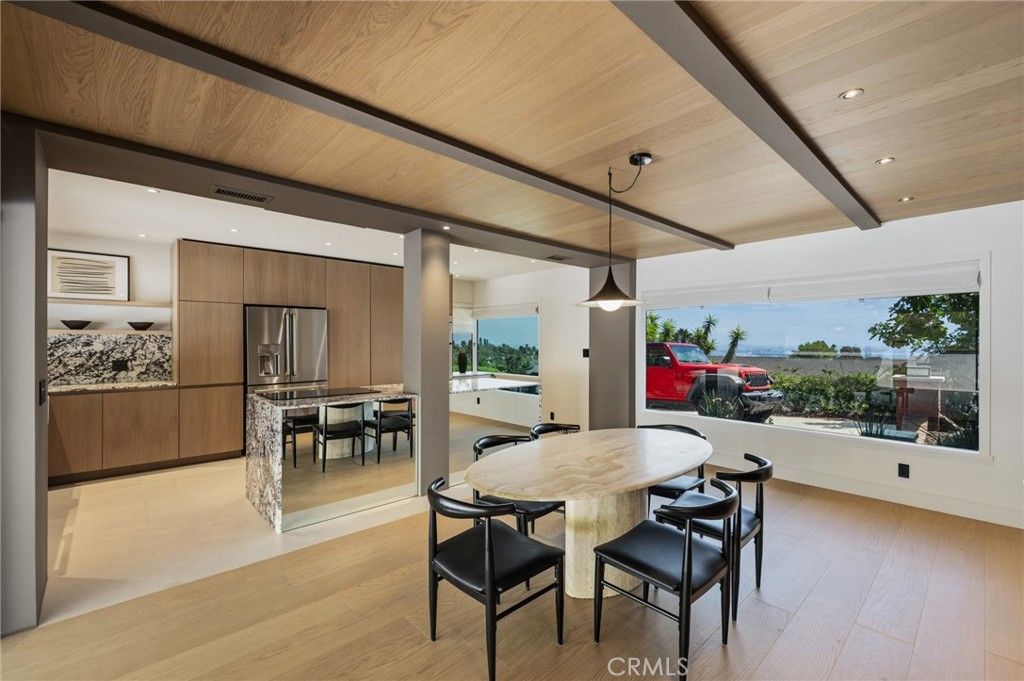 Image 7 of property listing at 2053 Suana, Rancho Palos Verdes, CA 90275